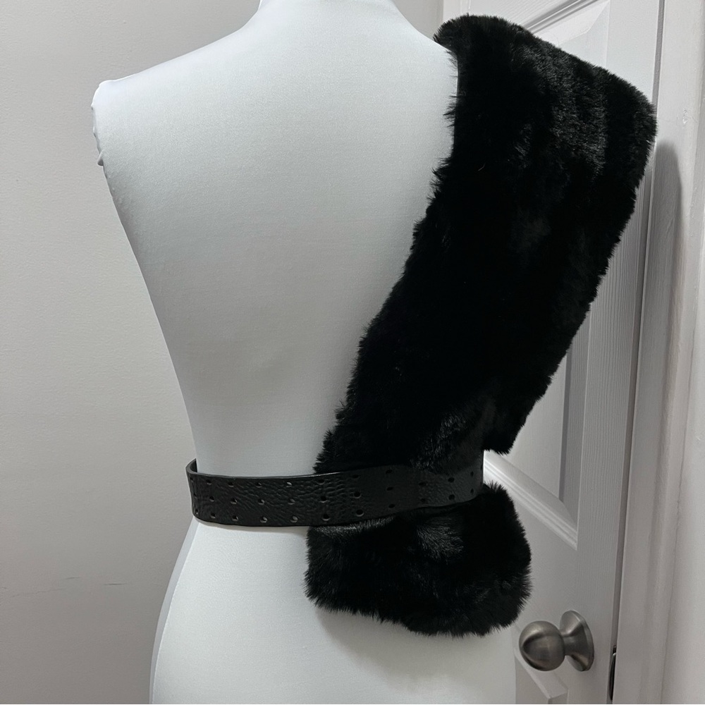 Adrienne Vittadini Black Faux Mink Fur Pull Through Scarf - Picture 7 of 10